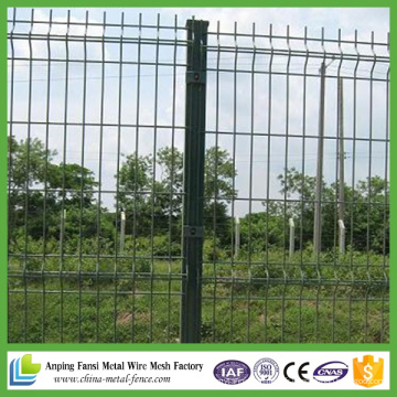 Fournisseur de Chine en poudre Coated Curves Wire Mesh Garden Fencing